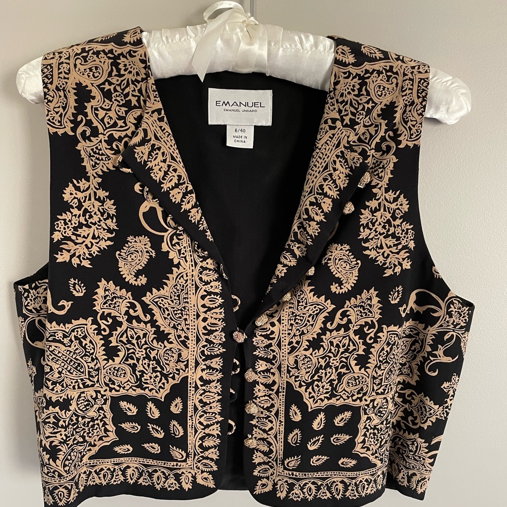 Black and gold 100% silk Emanuel Ungaro vest size 6